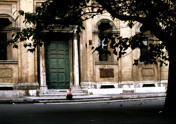 Green Door-Roma